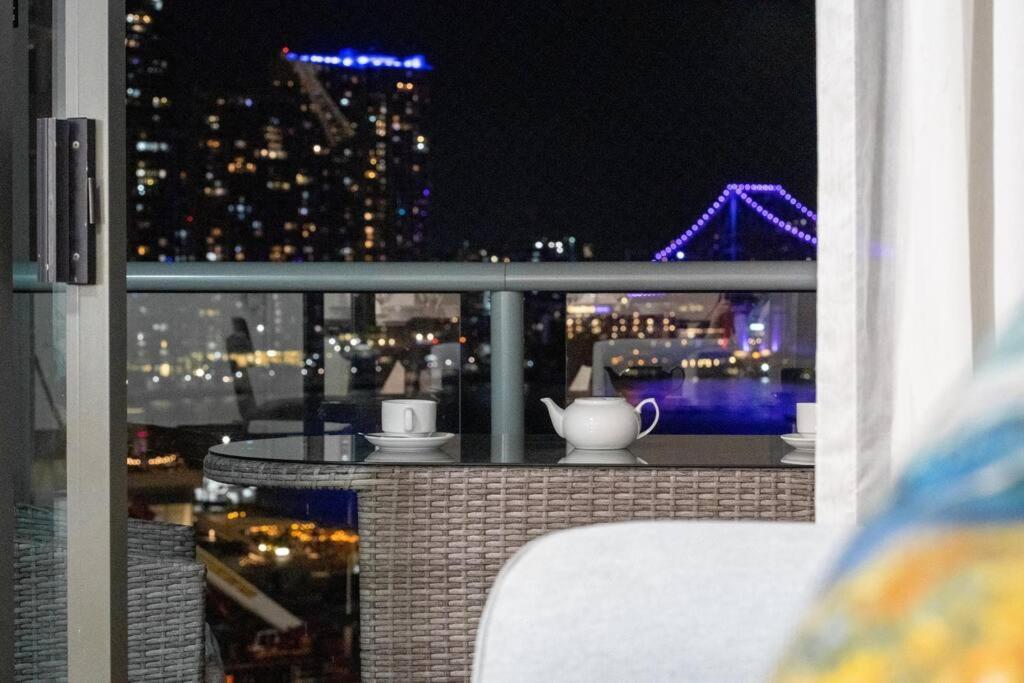 Apartment Story Bridge & River View 2b1b W Free Parking! *